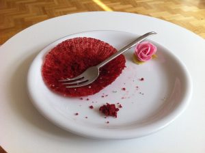 由于我的暴食症，我发现自己在追逐饱腹感。以下是我如何了解到底发生了什么以及如何阻止它。看看这个。