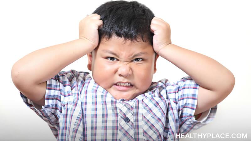 什么迹象告诉您何时担心发脾气？大多数学龄前儿童都有它们，但是有些发脾气不是“正常的”。请访问Healthy Place以学习何时应该担心学龄前儿童的心情（提示：现在比以后更好）。