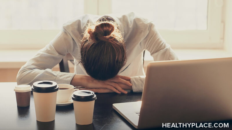 强调在工作是不舒服的,使你的工作更加困难。学习五个技巧在HealthyPlace减压,而你在工作。这5个技术将让你放松当你强调在工作和改善你的精神健康的办公室。